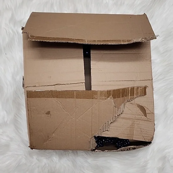 Elegant 18" Shimmery Blackberry & Blueberry Fall Holiday Country Wreath - Picture 8 of 8